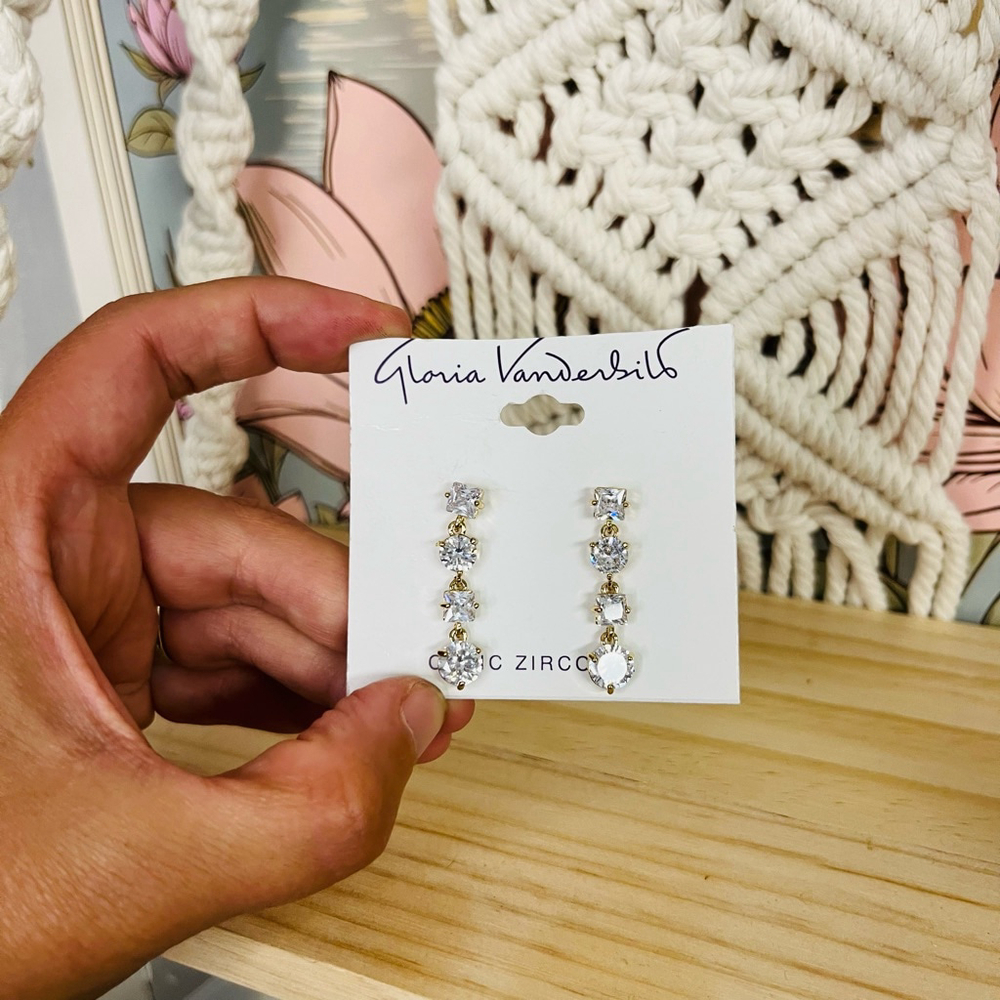 Gloria Vanderbilt Earrings Gold Clear Dangle Drop Elegant Classic 8$